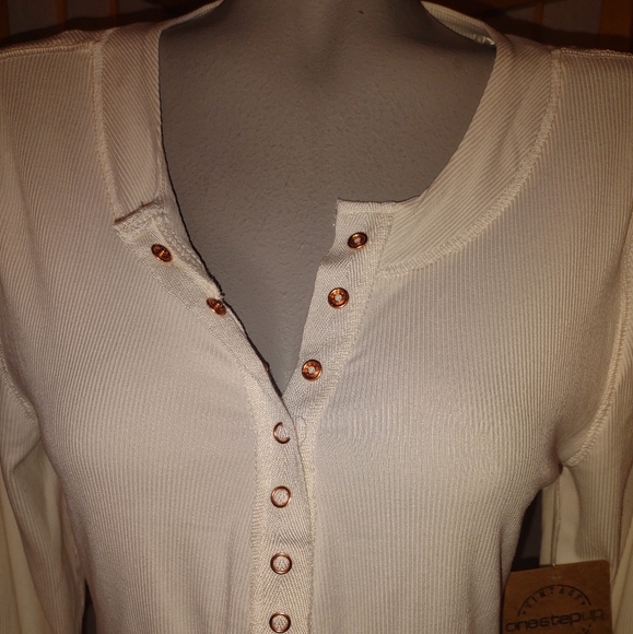 One step up, NEW, knit top, XL. - Picture 4 of 5